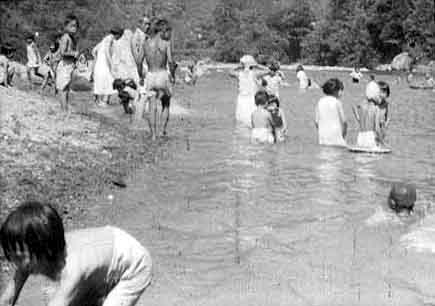 ���ΐ�ł̐��j�i���a�R�O�N�j