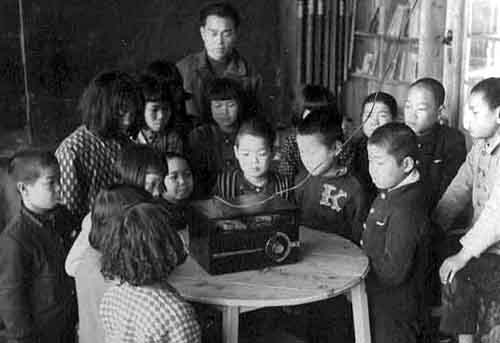 ���W�I�𒮂��q���B