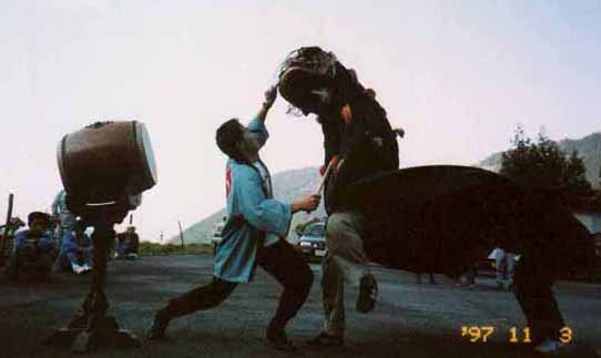 荒川の獅子舞(荒川小学校跡地にて)