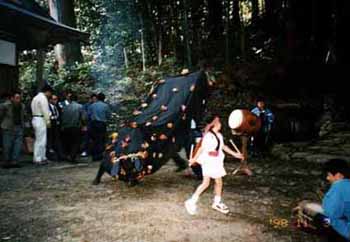 �����_�Ђł̎��q��